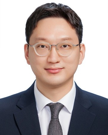 홍석균조교수 사진